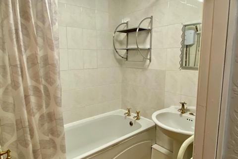 2 bedroom flat for sale, Silver Birch Road, Erdington, Birmingham