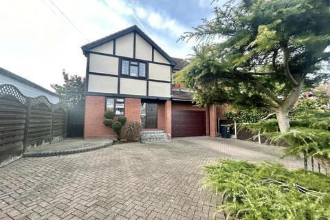 4 bedroom detached house for sale, Picketts Avenue, Leigh-On-Sea