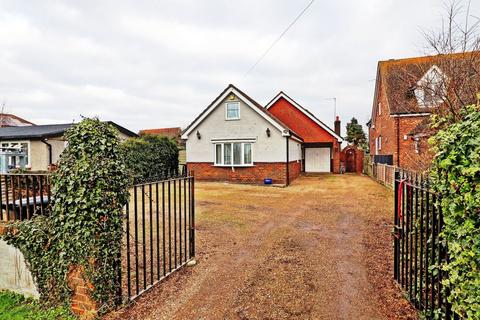 24 Mountview Crescent, St Lawrence, Southminster, CM0 7NT