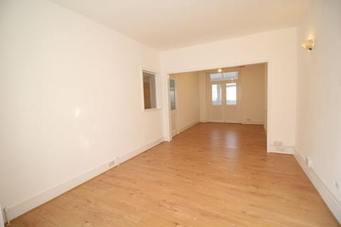 3 bedroom end of terrace house to rent, Grange Park Road, Thornton Heath, CR7