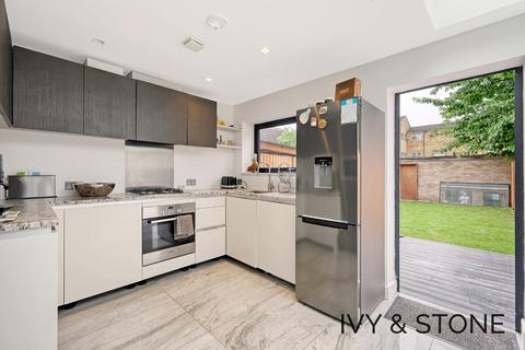 24 Fairfield Road, London, E17 6EW