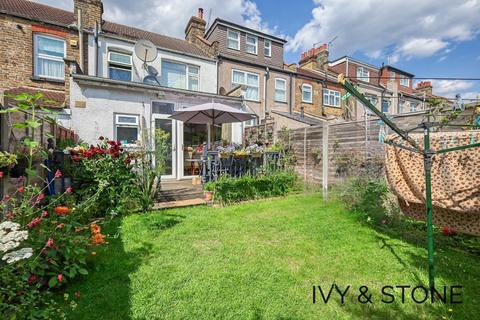 2 bedroom terraced house for sale, Mount Avenue, London, Greater London, E4