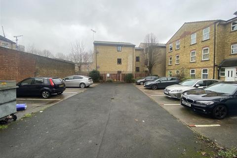 Parking to rent, St. Leonards Street, London