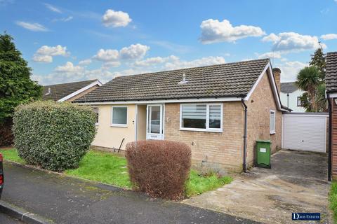 2 bedroom bungalow for sale, Thorncroft, Hornchurch, RM11