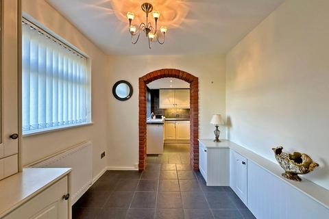 2 bedroom detached bungalow for sale, Hawkswell Avenue, Wombourne, WV5