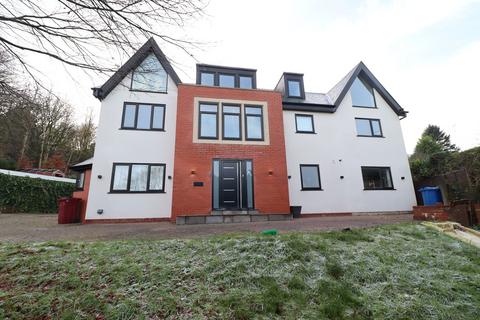 4 bedroom detached house to rent, Lammack Road, Blackburn, BB1