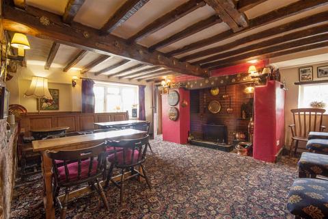 Pub to rent, The Cross Keys Inn, Gwer-Y-Ciliau, Llansantffraid-Ym-Mechain