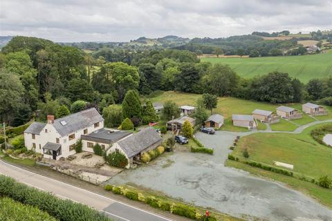 Pub to rent - The Cross Keys Inn, Gwer-Y-Ciliau, Llansantffraid-Ym-Mechain
