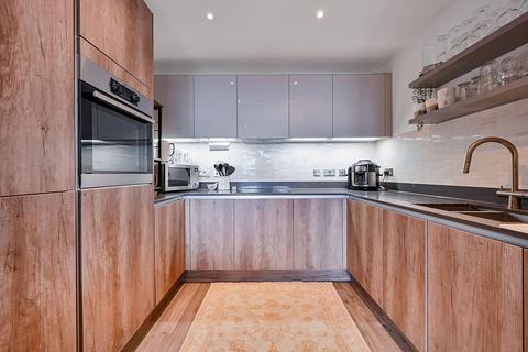 1 bedroom flat for sale, Chiswick High Road, Chiswick, LONDON, W4