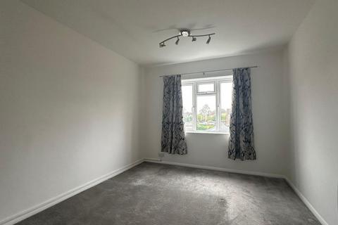 2 bedroom flat for sale, 9 Shaw Court, Ninehams Road, Caterham, Surrey, CR3 5LG