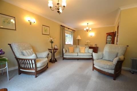 2 bedroom detached bungalow for sale, 33 Ryelands, Radbrook, Shrewsbury, SY3 9BZ