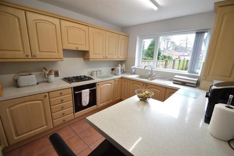 2 bedroom detached bungalow for sale, 33 Ryelands, Radbrook, Shrewsbury, SY3 9BZ