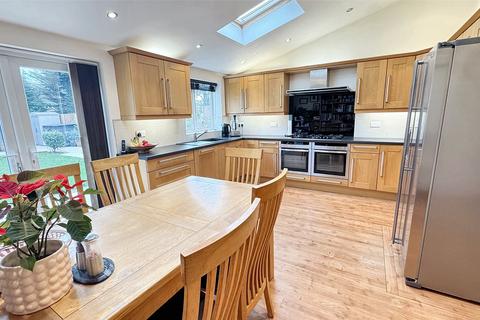 3 bedroom semi-detached house for sale, Stonehill Avenue, Birstall, Leicester