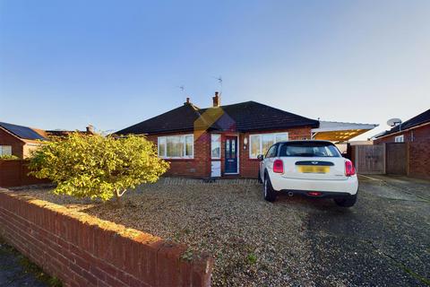 2 bedroom semi-detached bungalow for sale, Whitefriars Way, Colchester CO3