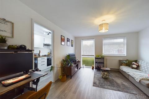 1 bedroom flat for sale, Woodpecker Mount, Pixton Way, Croydon