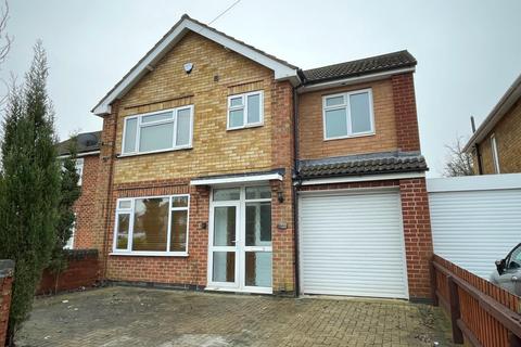 4 bedroom semi-detached house to rent, Woodcroft Avenue, Leicester LE2