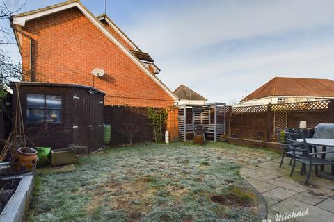 3 bedroom house for sale, Ridge Close, Aylesbury, Buckinghamshire