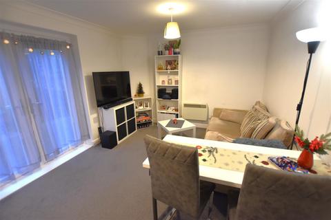 1 bedroom flat for sale, Westholm Court, Bicester