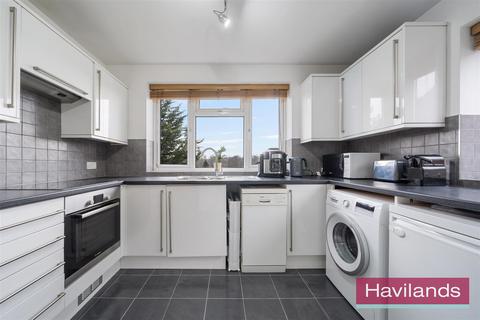 19 Byland Close, London, N21 1QH