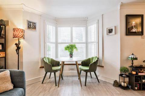 1 bedroom flat for sale, Hermon Hill, Wanstead