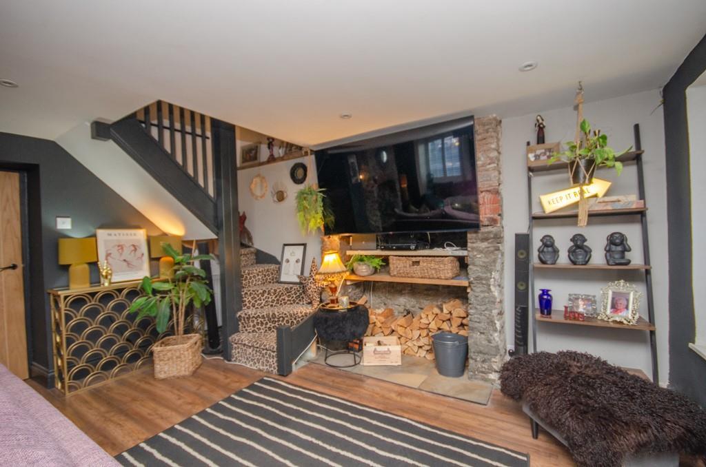 Fireplace 2.jpg