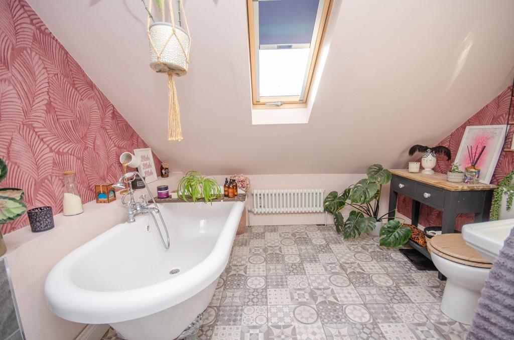 Bathroom.jpg