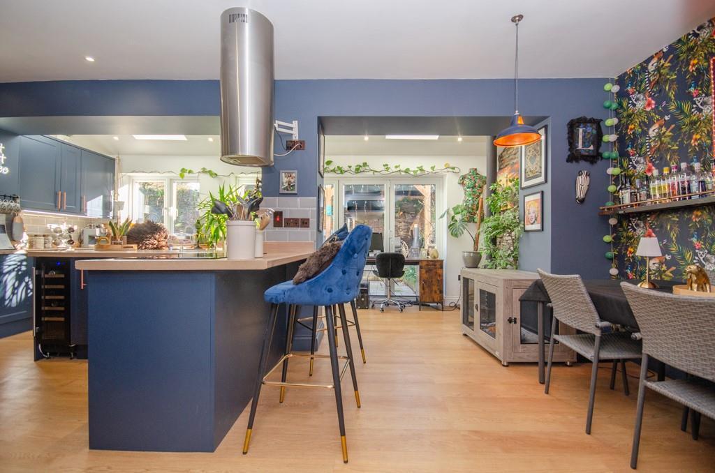 Kitchen pic 3.jpg