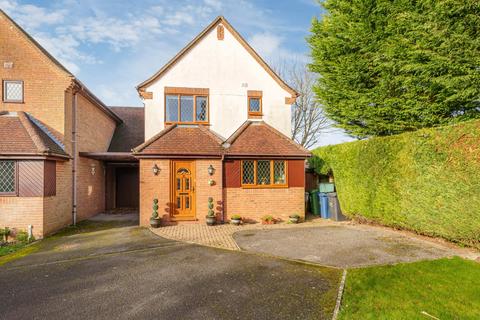 3 bedroom link detached house for sale, Fernlea Close, Flackwell Heath, High Wycombe, Buckinghamshire, HP10