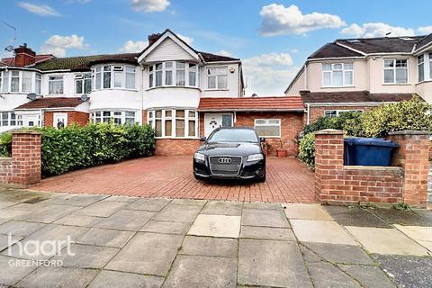 4 bedroom end of terrace house for sale, Hicks Avenue, Greenford