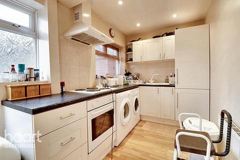 4 bedroom end of terrace house for sale, Hicks Avenue, Greenford