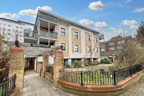 2 bedroom flat for sale, Flat 9 Albany Court, Spring Grove, Kew Bridge, London, W4 3BF