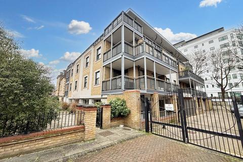 2 bedroom flat for sale, Flat 9 Albany Court, Spring Grove, Kew Bridge, London, W4 3BF