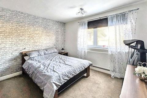 1 bedroom flat for sale, Ulverston Gardens, Gateshead, Tyne and wear, NE9 6NA