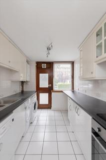 3 bedroom flat to rent, The Quadrangle, Southwick Street, London, W2.