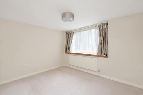 3 bedroom flat to rent, The Quadrangle, Southwick Street, London, W2.