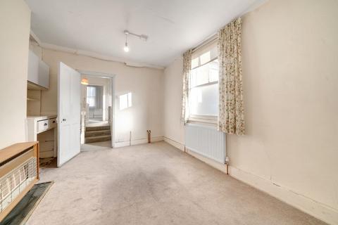 1 bedroom flat for sale, Eastbury Grove, London W4