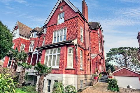 3 bedroom flat for sale, Granville Road, Eastbourne BN20