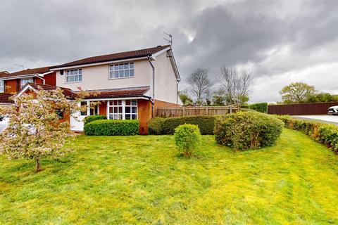 4 bedroom detached house to rent, Arrowfield Close, Whitchurch