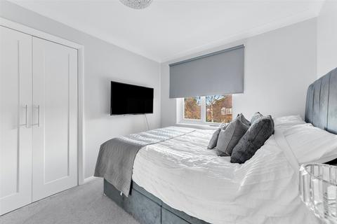 4 Heatherbank Close, Crayford, Dartford, DA1 3PN