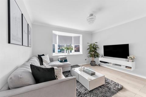 4 Heatherbank Close, Crayford, Dartford, DA1 3PN