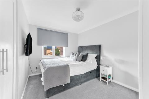 4 Heatherbank Close, Crayford, Dartford, DA1 3PN