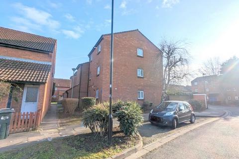 1 bedroom flat to rent, Nene Gardens, Hanworth, Feltham, TW13