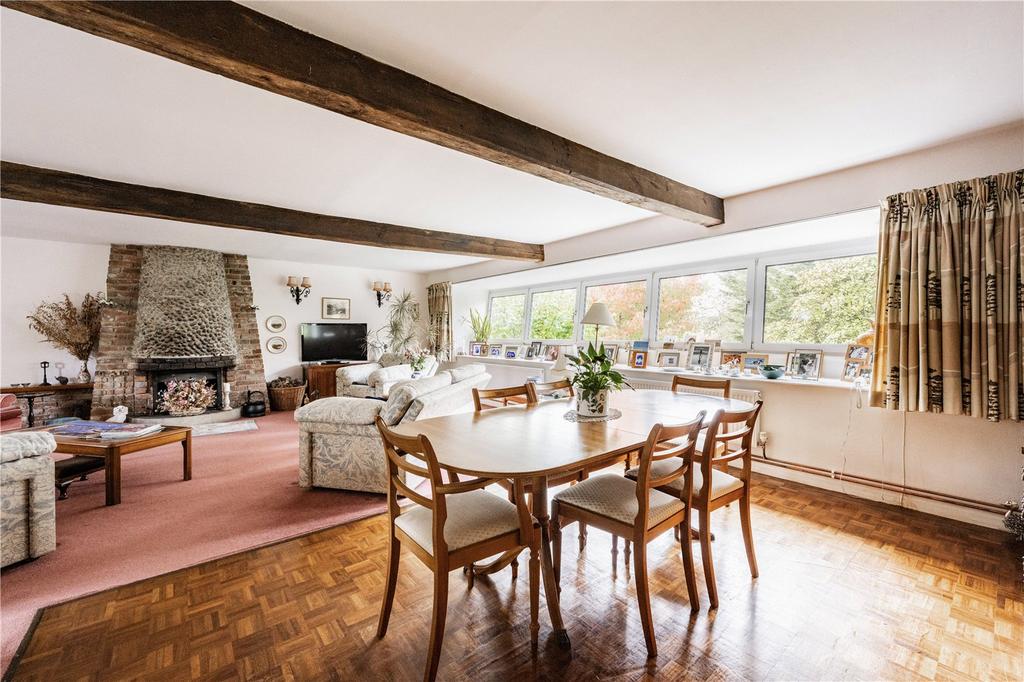 Sitting/Dining Room