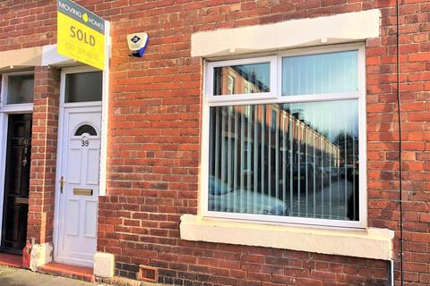 2 bedroom flat to rent, Norham Road, North Shields NE29