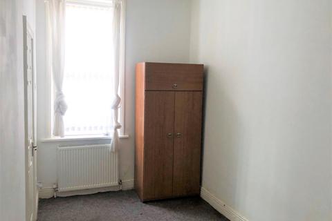 2 bedroom flat to rent, Norham Road, North Shields NE29