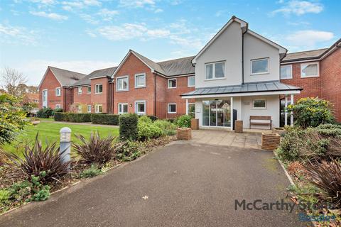 2 bedroom apartment for sale, Hillier Court, Botley Road, Romsey, Hampshire.