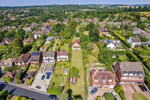 2 bedroom bungalow to rent, Kings Road, Chalfont St. Giles, Buckinghamshire, HP8