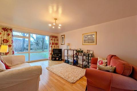 2 bedroom flat for sale, Beacon Drive, Wideopen, NE13