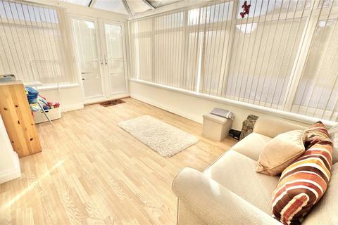 4 Pullman Close, Wirral, CH60 1YW