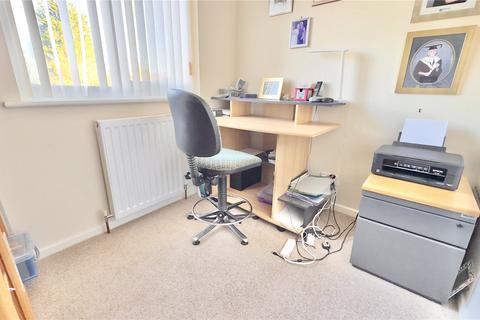 4 Pullman Close, Wirral, CH60 1YW